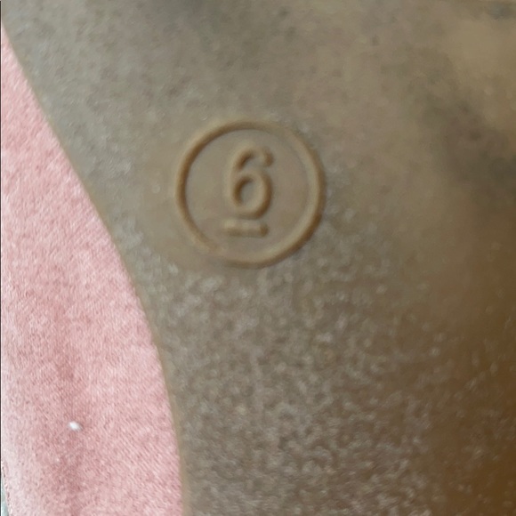 Blush Slides - Picture 8 of 9